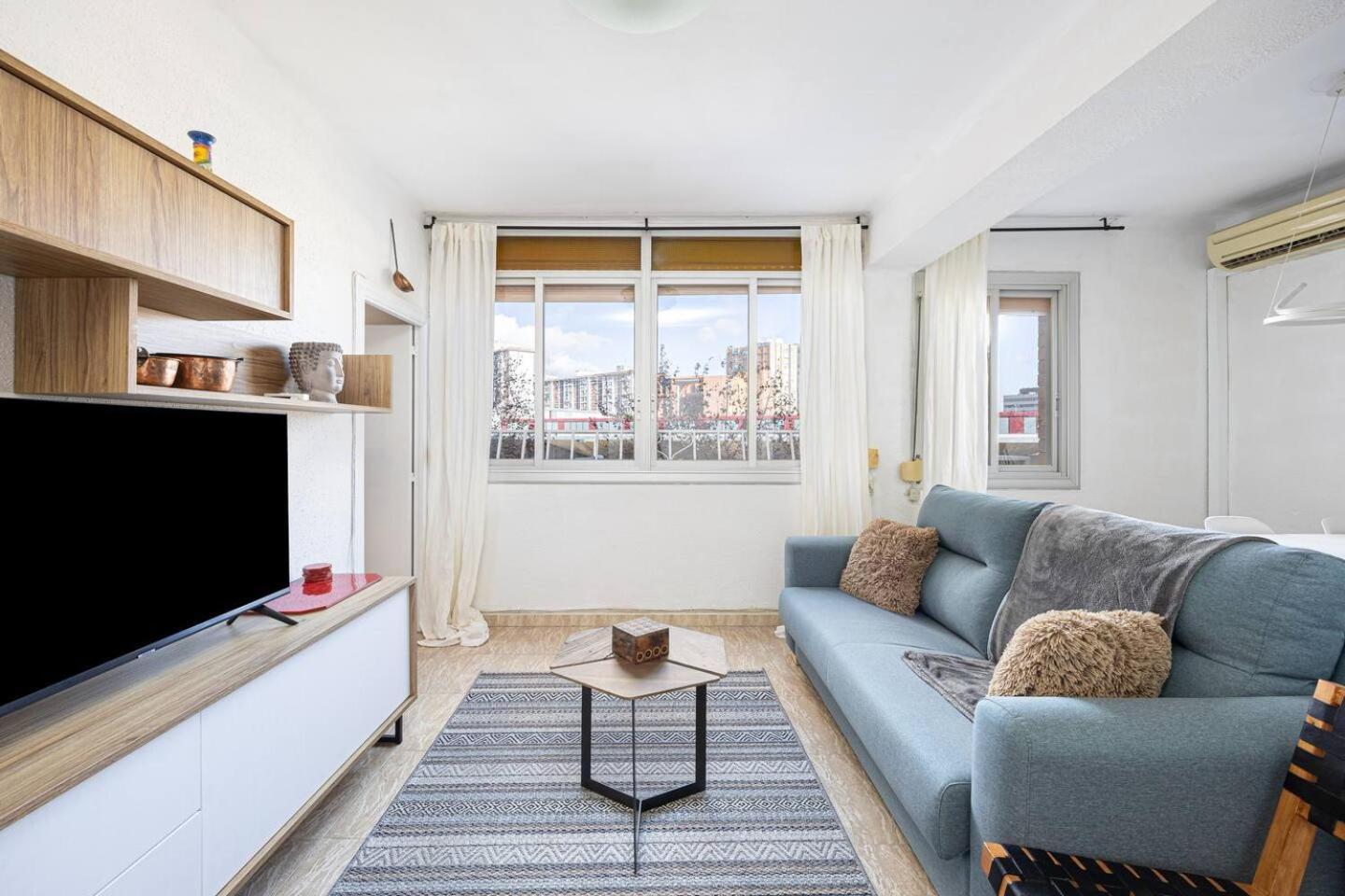 2 Bdr Apt In Cornella 5 Mins Form The Metro *
